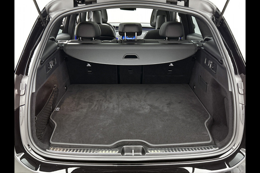 Mercedes-Benz GLC 300 e 4MATIC Plug-In Hybride Panorama Schuif Kanteldak | Trekhaak | Memory voorstoelen | Parkeerpakket met achteruitcamera. Inclusief 24 maanden Mercedes-Benz Certified garantie voor Europa.