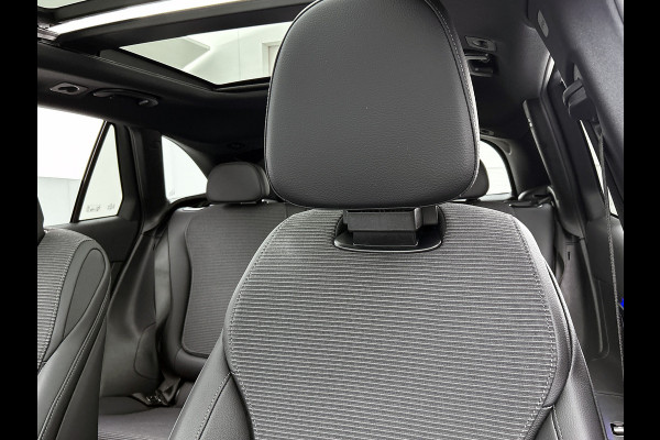 Mercedes-Benz GLC 300 e 4MATIC Plug-In Hybride Panorama Schuif Kanteldak | Trekhaak | Memory voorstoelen | Parkeerpakket met achteruitcamera. Inclusief 24 maanden Mercedes-Benz Certified garantie voor Europa.