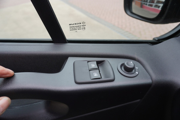 Renault Trafic 2.0 dCi 145PK T29 L2H1 Comfort Automaat Airco | Cruise | Navi | Trekhaak | Airco