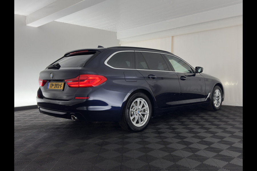 BMW 5 Serie Touring 520d Executive Aut. *LEATHER | FULL-LED | NAVI-FULLMAP | COMFORT-SEATS | PRIVACY-GLASS | ECC | PDC | CRUISE | 17''ALU*