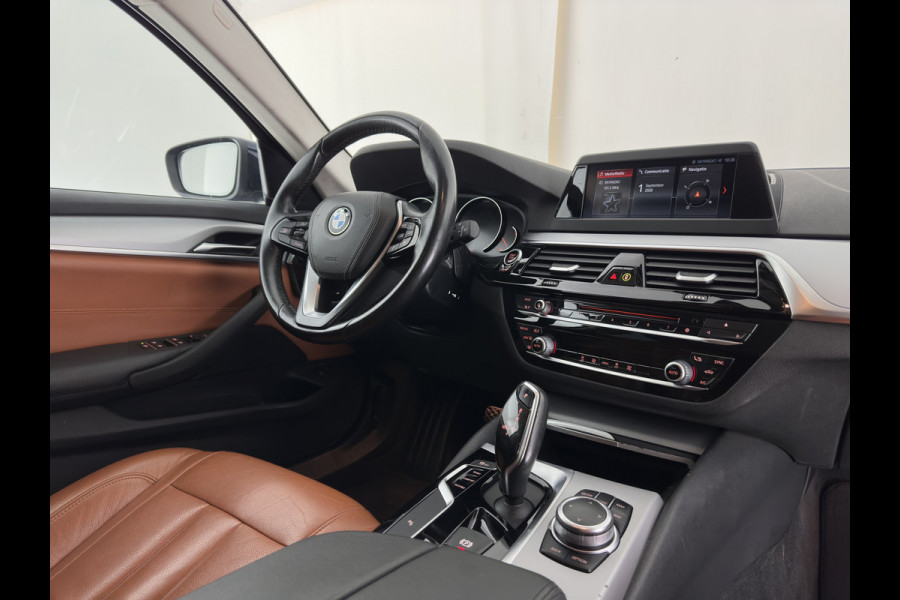 BMW 5 Serie Touring 520d Executive Aut. *LEATHER | FULL-LED | NAVI-FULLMAP | COMFORT-SEATS | PRIVACY-GLASS | ECC | PDC | CRUISE | 17''ALU*