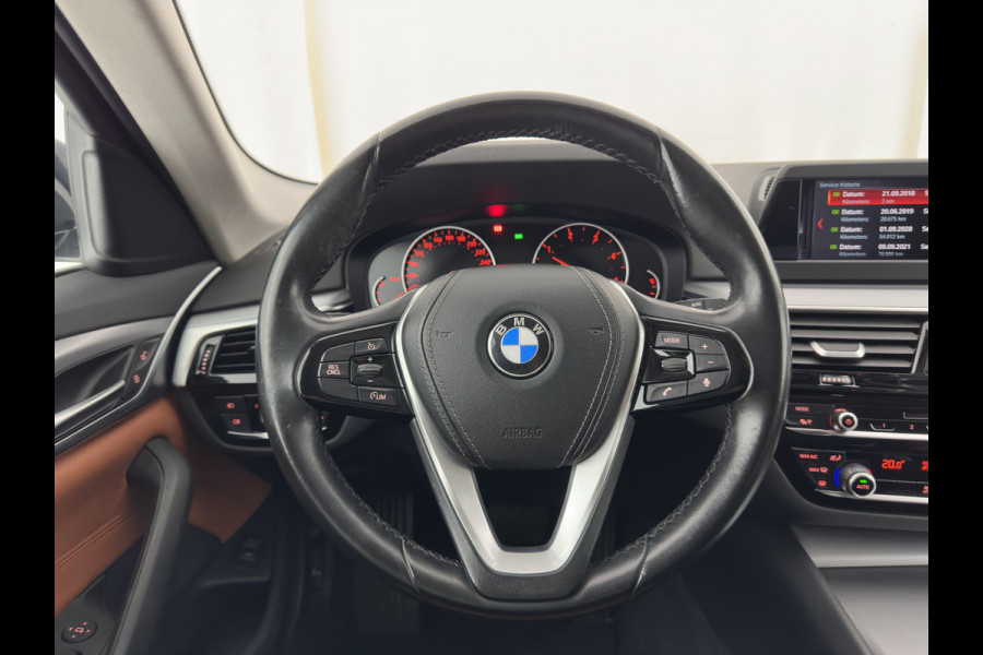 BMW 5 Serie Touring 520d Executive Aut. *LEATHER | FULL-LED | NAVI-FULLMAP | COMFORT-SEATS | PRIVACY-GLASS | ECC | PDC | CRUISE | 17''ALU*
