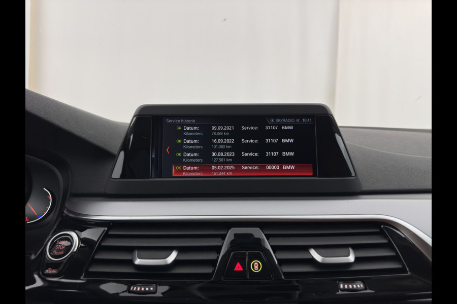 BMW 5 Serie Touring 520d Executive Aut. *LEATHER | FULL-LED | NAVI-FULLMAP | COMFORT-SEATS | PRIVACY-GLASS | ECC | PDC | CRUISE | 17''ALU*