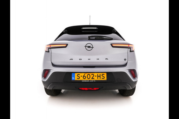 Opel Mokka-e GS Line Level-4 50 kWh [3-Fase-11kW] {SoH-95%} (INCL-BTW) Aut. *HEATPUMP | LEATHER-FABRIC | NAVI-FULLMAP|  DIGI-COCKPIT | FULL-LED | CAMERA | COMFORTSEATS | KEYLESS | DAB+ | ECC | CCS-FASTLOADER | CRUISE | 17''ALU*