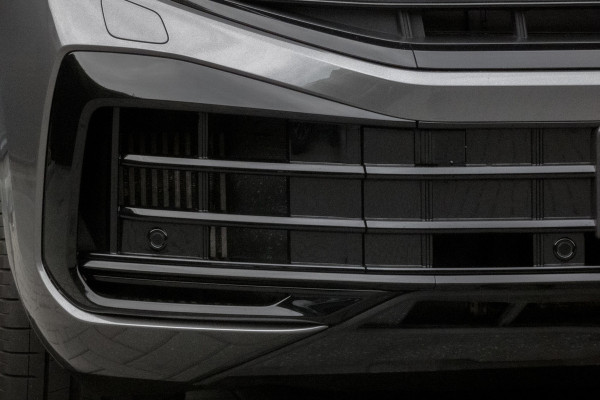 Volkswagen Touareg 3.0 TSi eHybrid 4MOTION R | Panoramadak | Luchtvering | 360°| HUD | Stoelverwarming & -ventilatie