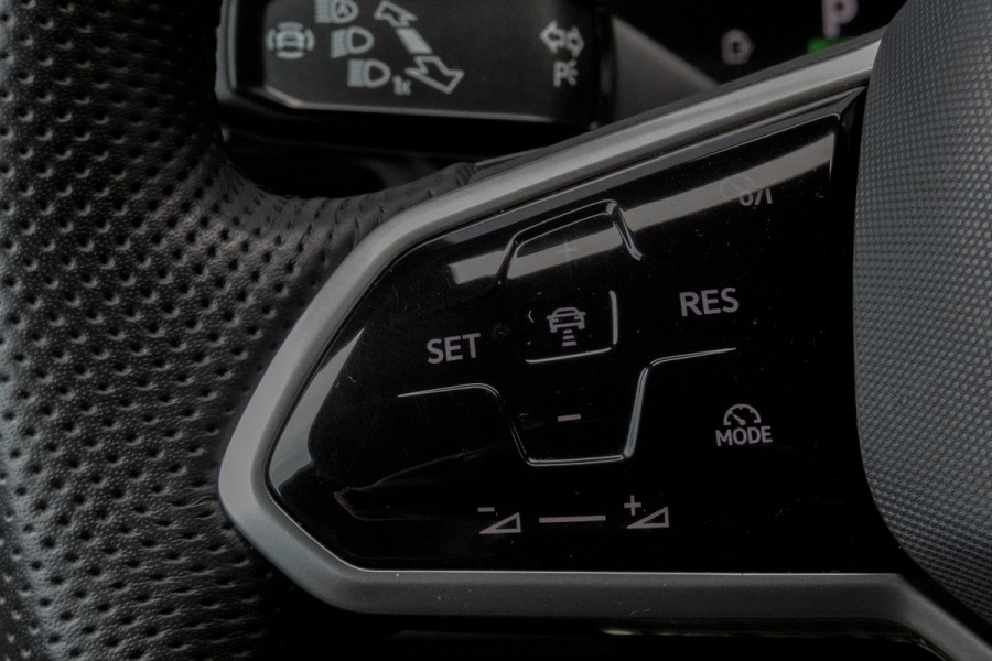 Volkswagen Touareg 3.0 TSi eHybrid 4MOTION R | Panoramadak | Luchtvering | 360°| HUD | Stoelverwarming & -ventilatie