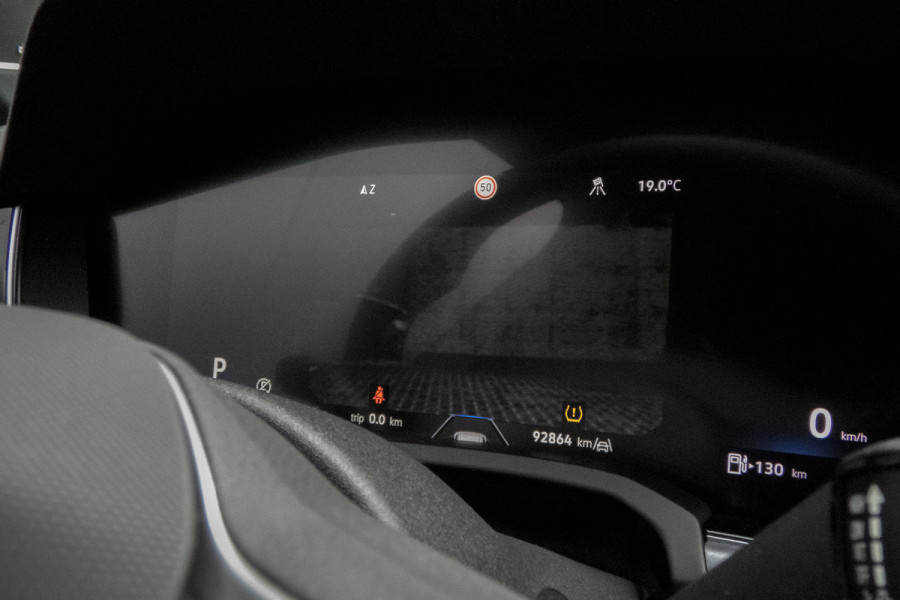 Volkswagen Touareg 3.0 TSi eHybrid 4MOTION R | Panoramadak | Luchtvering | 360°| HUD | Stoelverwarming & -ventilatie