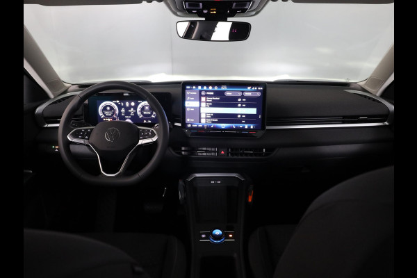 Volkswagen T-Roc Limited Edition 1.5 eTSI 85 kW / 116 PK SUV 7 vers Achteruitrijcamera | Stoelverwarming | Carplay