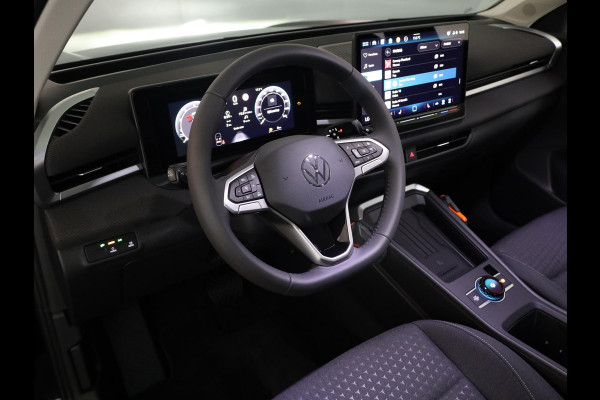 Volkswagen T-Roc Limited Edition 1.5 eTSI 85 kW / 116 PK SUV 7 vers Achteruitrijcamera | Stoelverwarming | Carplay