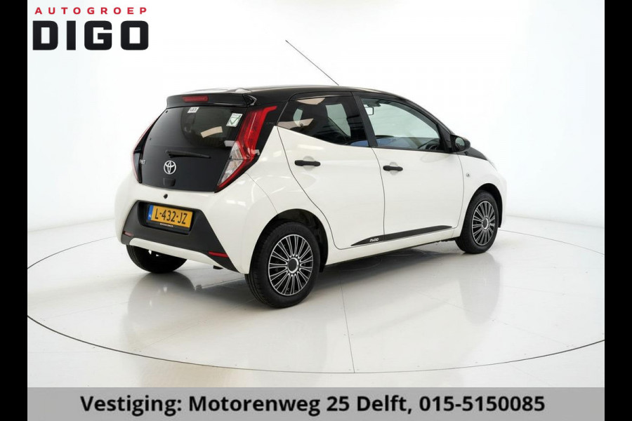 Toyota Aygo 1.0 VVT-i x-fun BI-TONE . GARANTIE TOT 06-2031* . AIRCO . SLECHTS 50.000 KM! . 1E EIGENAAR .