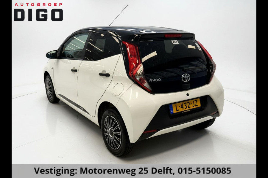 Toyota Aygo 1.0 VVT-i x-fun BI-TONE . GARANTIE TOT 06-2031* . AIRCO . SLECHTS 50.000 KM! . 1E EIGENAAR .