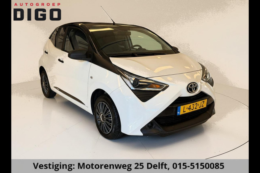 Toyota Aygo 1.0 VVT-i x-fun BI-TONE . GARANTIE TOT 06-2031* . AIRCO . SLECHTS 50.000 KM! . 1E EIGENAAR .