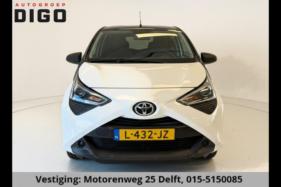 Toyota Aygo 1.0 VVT-i x-fun BI-TONE . GARANTIE TOT 06-2031* . AIRCO . SLECHTS 50.000 KM! . 1E EIGENAAR .