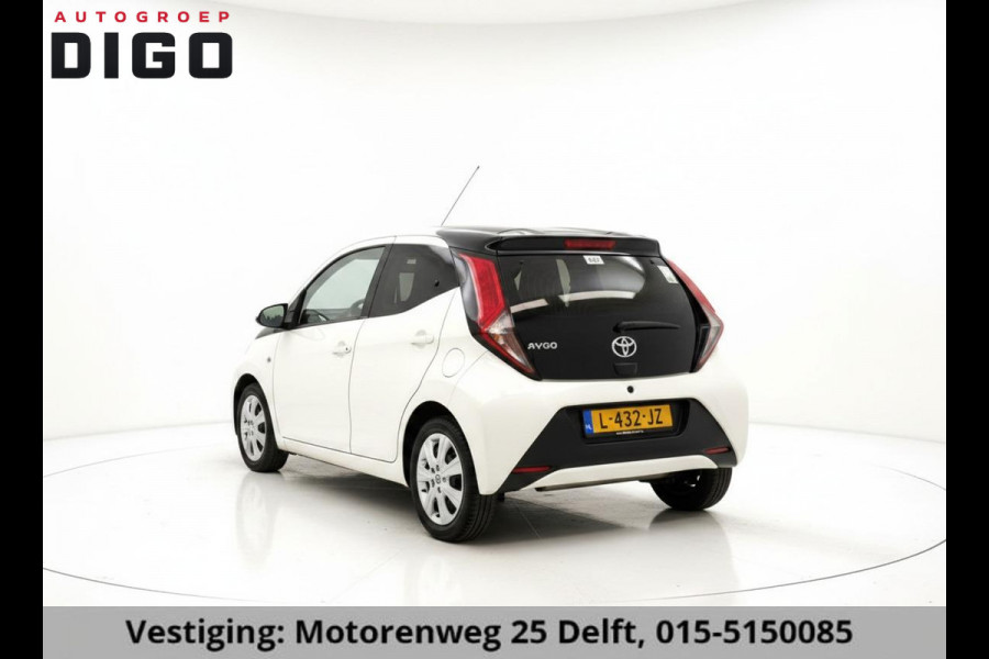 Toyota Aygo 1.0 VVT-i x-fun BI-TONE . GARANTIE TOT 06-2031* . AIRCO . SLECHTS 50.000 KM! . 1E EIGENAAR .