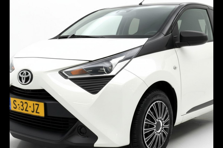 Toyota Aygo 1.0 VVT-i x-fun BI-TONE . GARANTIE TOT 06-2031* . AIRCO . SLECHTS 50.000 KM! . 1E EIGENAAR .