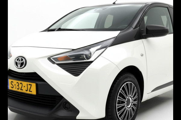 Toyota Aygo 1.0 VVT-i x-fun BI-TONE . GARANTIE TOT 06-2031* . AIRCO . SLECHTS 50.000 KM! . 1E EIGENAAR .