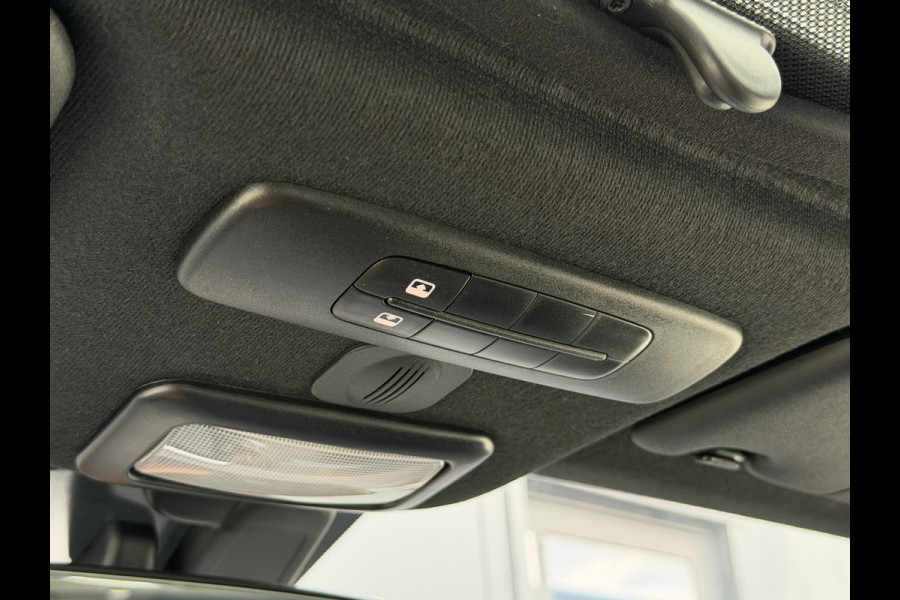 Fiat 500 1.0 Hybrid Launch Edition Elektrische Pano|Carplay|Navi|PDC|Half-leder|Airco