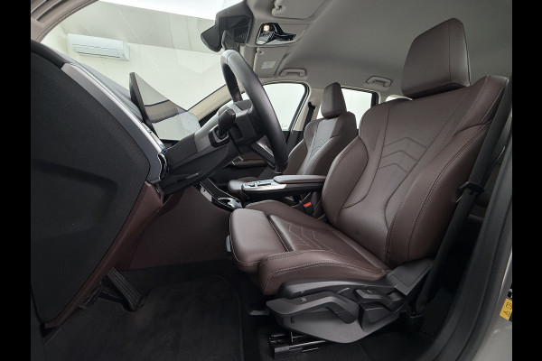 BMW X1 xDrive25e PHEV 245pk AUT-7 Leer Trekhaak Adap.Cruise Camera Navi Dual-Ecc ParkAssist Pdc Apple Carplay Android SOH 97% Hybride Lmv Elek.Achterklep Connect Drive Isofix DAB Led Regen-Lichtsensor Lane Assist Wifi AWD 1.700KG Trekgewicht 1e Eigenaar Dealeronderhouden Origineel Nederlandse Auto