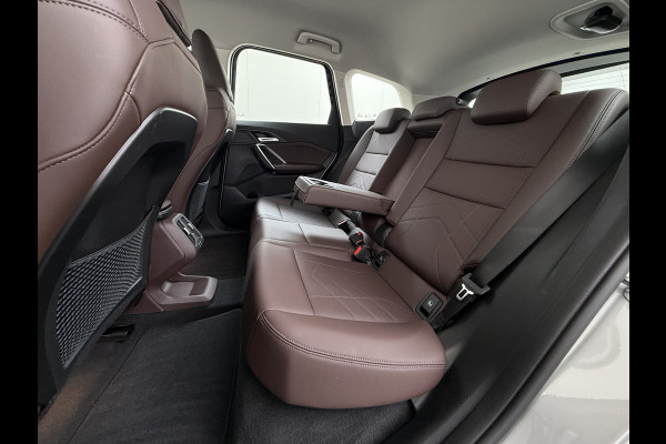 BMW X1 xDrive25e PHEV 245pk AUT-7 Leer Trekhaak Adap.Cruise Camera Navi Dual-Ecc ParkAssist Pdc Apple Carplay Android SOH 97% Hybride Lmv Elek.Achterklep Connect Drive Isofix DAB Led Regen-Lichtsensor Lane Assist Wifi AWD 1.700KG Trekgewicht 1e Eigenaar Dealeronderhouden Origineel Nederlandse Auto