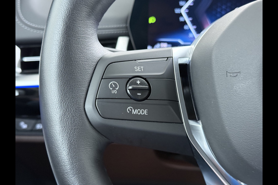 BMW X1 xDrive25e PHEV 245pk AUT-7 Leer Trekhaak Adap.Cruise Camera Navi Dual-Ecc ParkAssist Pdc Apple Carplay Android SOH 97% Hybride Lmv Elek.Achterklep Connect Drive Isofix DAB Led Regen-Lichtsensor Lane Assist Wifi AWD 1.700KG Trekgewicht 1e Eigenaar Dealeronderhouden Origineel Nederlandse Auto