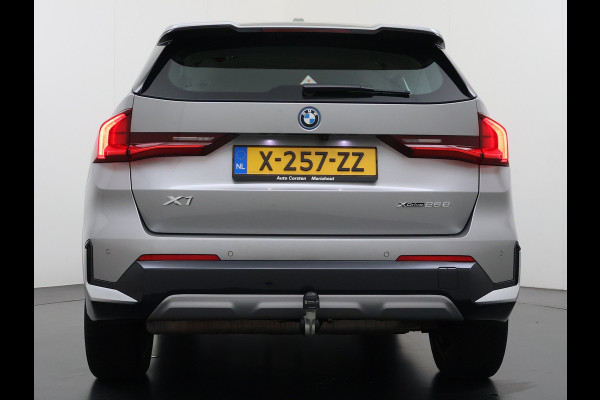 BMW X1 xDrive25e PHEV 245pk AUT-7 Leer Trekhaak Adap.Cruise Camera Navi Dual-Ecc ParkAssist Pdc Apple Carplay Android SOH 97% Hybride Lmv Elek.Achterklep Connect Drive Isofix DAB Led Regen-Lichtsensor Lane Assist Wifi AWD 1.700KG Trekgewicht 1e Eigenaar Dealeronderhouden Origineel Nederlandse Auto