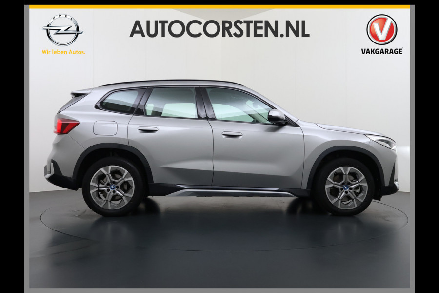 BMW X1 xDrive25e PHEV 245pk AUT-7 Leer Trekhaak Adap.Cruise Camera Navi Dual-Ecc ParkAssist Pdc Apple Carplay Android SOH 97% Hybride Lmv Elek.Achterklep Connect Drive Isofix DAB Led Regen-Lichtsensor Lane Assist Wifi AWD 1.700KG Trekgewicht 1e Eigenaar Dealeronderhouden Origineel Nederlandse Auto