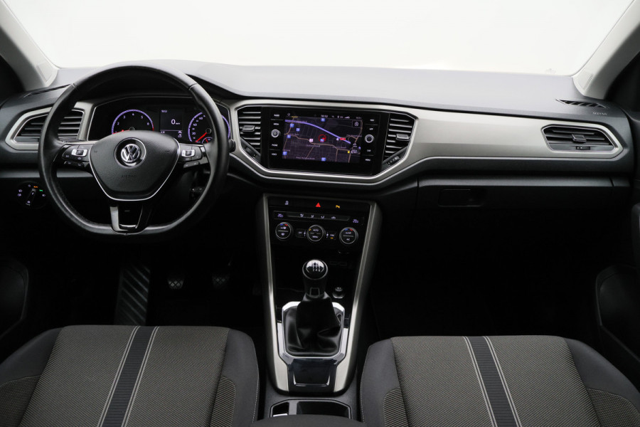 Volkswagen T-Roc 1.0 TSI Style Eerste Eigenaar, ACC, Apple Carplay, Climate, PDC, LED, Trekhaak, 16''