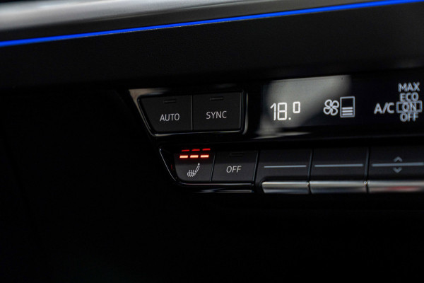 Audi Q4 Sportback e-tron 35 Advanced edition 55 kWh Sportstoelen Elek.Klep Stoelverwarming Ambiance Camera 19''