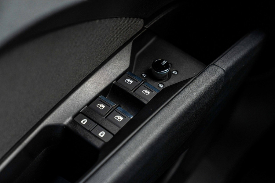Audi Q4 Sportback e-tron 35 Advanced edition 55 kWh Sportstoelen Elek.Klep Stoelverwarming Ambiance Camera 19''