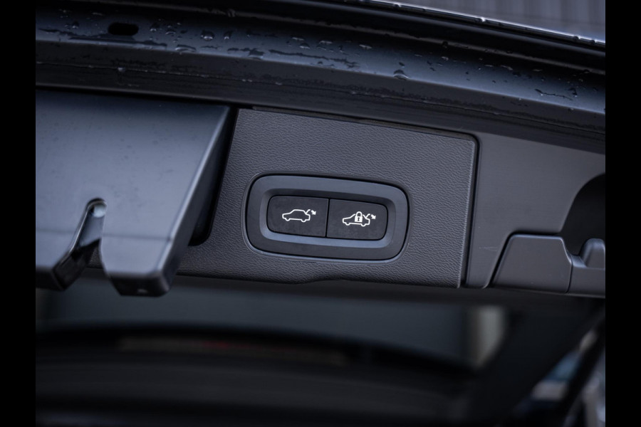 Volvo XC60 2.0 T6 Plug-in hybrid AWD Plus Bright - Pano l Trekh l H/Kardon l Memory