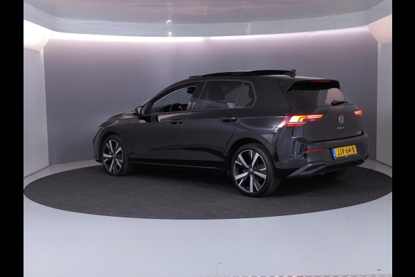 Volkswagen Golf 1.5 eHybrid Life Edition 204 pk Automaat (DSG) | Verlengde garantie | Navigatie via App | Panoramadak | Parkeersensoren (Park assist) | Achteruitrijcamera | Autom. airco (3 zones) |