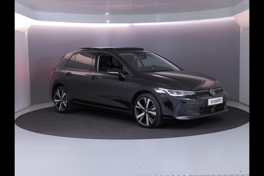 Volkswagen Golf 1.5 eHybrid Life Edition 204 pk Automaat (DSG) | Verlengde garantie | Navigatie via App | Panoramadak | Parkeersensoren (Park assist) | Achteruitrijcamera | Autom. airco (3 zones) |