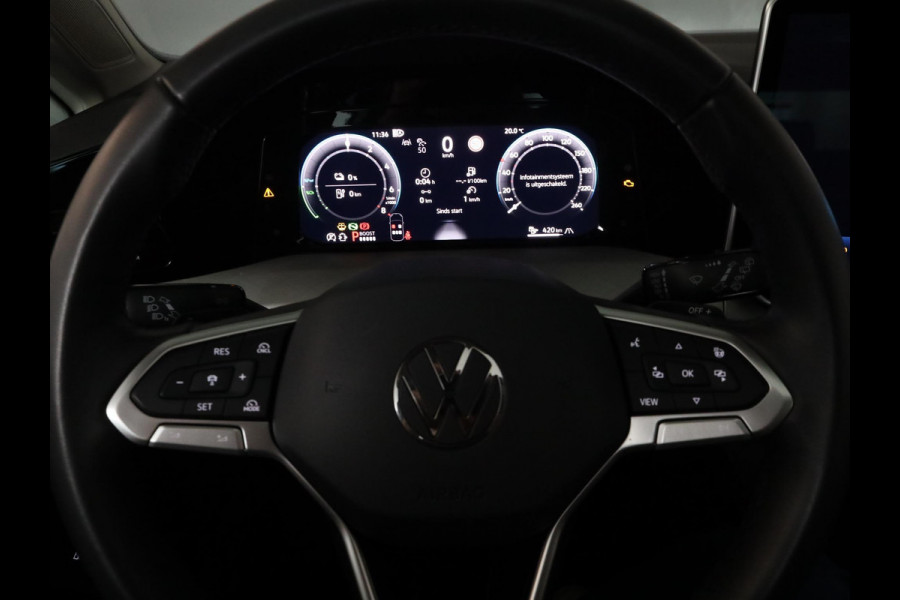 Volkswagen Golf 1.5 eHybrid Life Edition 204 pk Automaat (DSG) | Verlengde garantie | Navigatie via App | Panoramadak | Parkeersensoren (Park assist) | Achteruitrijcamera | Autom. airco (3 zones) |
