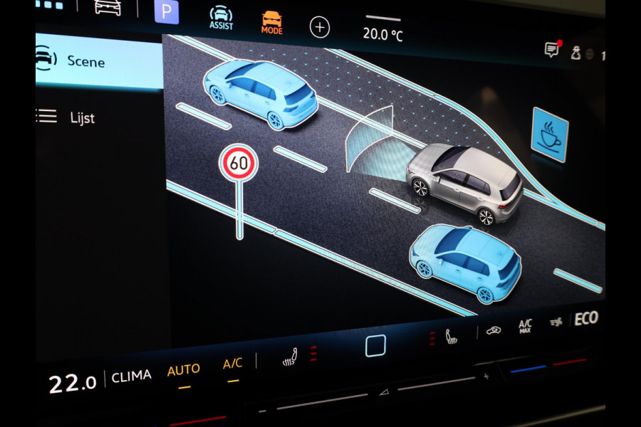 Volkswagen Golf 1.5 eHybrid Life Edition 204 pk Automaat (DSG) | Verlengde garantie | Navigatie via App | Panoramadak | Parkeersensoren (Park assist) | Achteruitrijcamera | Autom. airco (3 zones) |