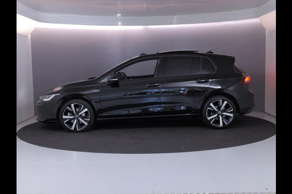 Volkswagen Golf 1.5 eHybrid Life Edition 204 pk Automaat (DSG) | Verlengde garantie | Navigatie via App | Panoramadak | Parkeersensoren (Park assist) | Achteruitrijcamera | Autom. airco (3 zones) |