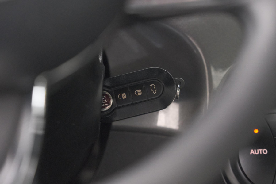 Fiat 500C 1.0 Hybrid Dolcevita | Apple Carplay | Parkeersensoren | Climate control