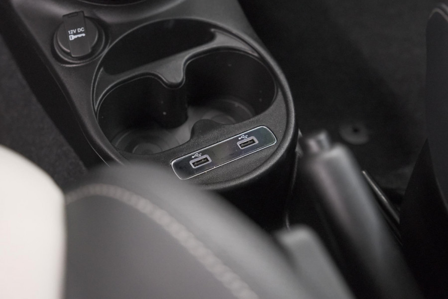 Fiat 500C 1.0 Hybrid Dolcevita | Apple Carplay | Parkeersensoren | Climate control