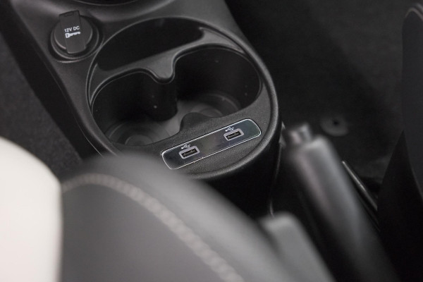 Fiat 500C 1.0 Hybrid Dolcevita | Apple Carplay | Parkeersensoren | Climate control