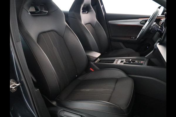 CUPRA Formentor 1.4 e-Hybrid Business 204 pk Automaat | Navigatie | Parkeersensoren (Park assist) | Achteruitrijcamera | Autom. airco (3 zones) | Elektr. bestuurdersstoel met geheugen |