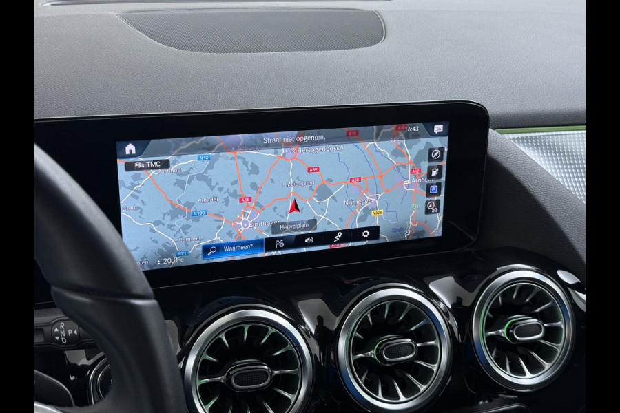 Mercedes-Benz EQA 250 SOH 97% Navi Camera 1/2 Leer High-Performance-LED Stoelverwarmd Adapt grootlicht-Ass. Cruise Control Pdc 67kWh Ecc Business Line Elek.Achterklep Connect 20 Mid Led DAB Bluetooth Lmv 18" Licht en zichtpakket Advanced pakket Easy-pack Parkeer-pakket Actieve-Rem+Spoorassistent Keyless-Go DAB
