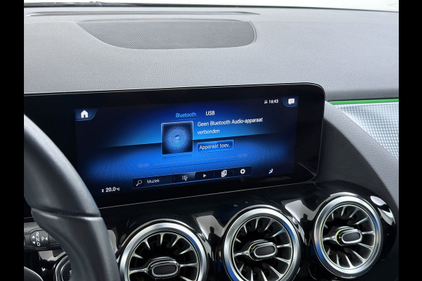 Mercedes-Benz EQA 250 SOH 97% Navi Camera 1/2 Leer High-Performance-LED Stoelverwarmd Adapt grootlicht-Ass. Cruise Control Pdc 67kWh Ecc Business Line Elek.Achterklep Connect 20 Mid Led DAB Bluetooth Lmv 18" Licht en zichtpakket Advanced pakket Easy-pack Parkeer-pakket Actieve-Rem+Spoorassistent Keyless-Go DAB