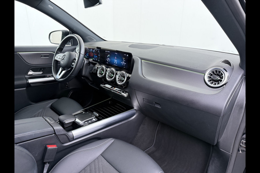 Mercedes-Benz EQA 250 SOH 97% Navi Camera 1/2 Leer High-Performance-LED Stoelverwarmd Adapt grootlicht-Ass. Cruise Control Pdc 67kWh Ecc Business Line Elek.Achterklep Connect 20 Mid Led DAB Bluetooth Lmv 18" Licht en zichtpakket Advanced pakket Easy-pack Parkeer-pakket Actieve-Rem+Spoorassistent Keyless-Go DAB