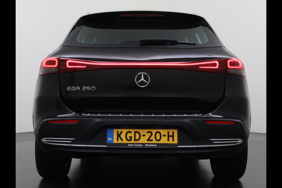 Mercedes-Benz EQA 250 SOH 97% Navi Camera 1/2 Leer High-Performance-LED Stoelverwarmd Adapt grootlicht-Ass. Cruise Control Pdc 67kWh Ecc Business Line Elek.Achterklep Connect 20 Mid Led DAB Bluetooth Lmv 18" Licht en zichtpakket Advanced pakket Easy-pack Parkeer-pakket Actieve-Rem+Spoorassistent Keyless-Go DAB