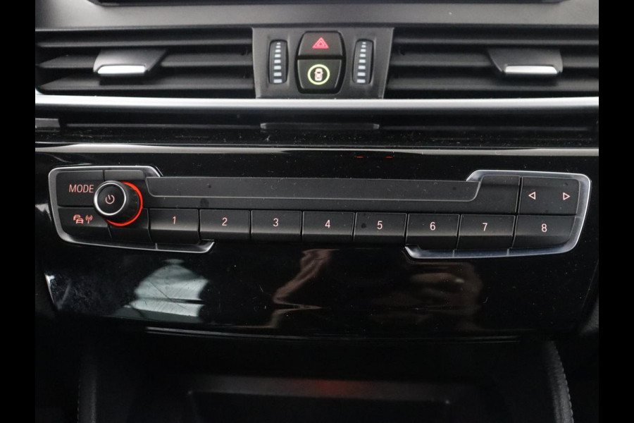 BMW 2 Serie Gran Tourer 218i Business Edition Plus | Trekhaak | Head up | Half Leder | Climate control | Park assist | Cruise control | Full LED |