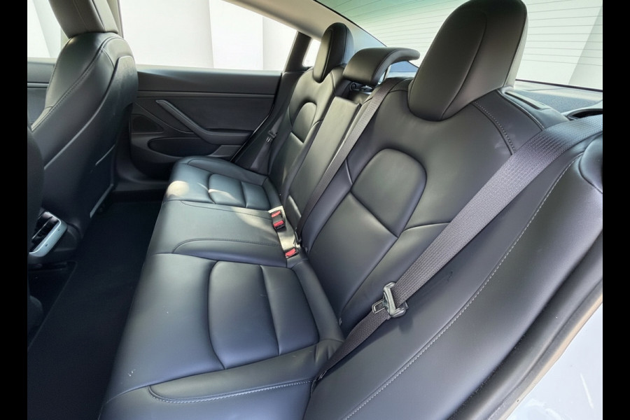 Tesla Model 3 Standard RWD Plus 60 kWh, facelift, parelmoer wit, panoramadak, lederen interieur, 360 camera