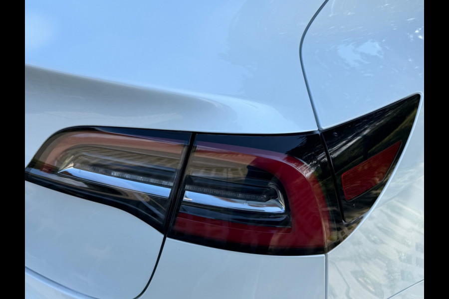 Tesla Model 3 Standard RWD Plus 60 kWh, facelift, parelmoer wit, panoramadak, lederen interieur, 360 camera