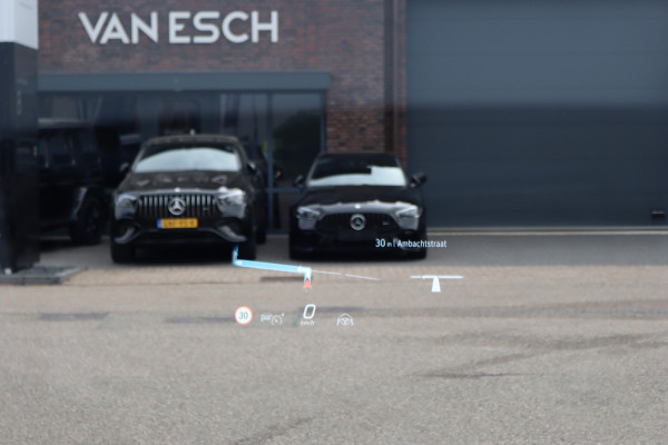Mercedes-Benz EQE SUV 350 4MATIC AMG Line Premium+ 91 kWh | Hyperscreen | Luchtvering | Achterasbesturing | Distronic+ | Panoramadak | Burmester | Digital Light | Surround Camera | 22kW | Warmtepomp |