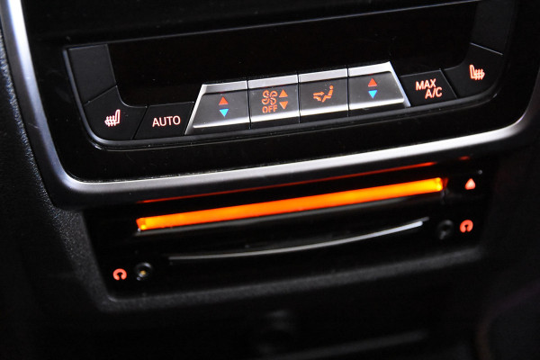 BMW X5 M50i *Panoramadak*Luchtvering*FULL-OPTIONS*