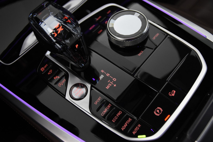 BMW X5 M50i *Panoramadak*Luchtvering*FULL-OPTIONS*