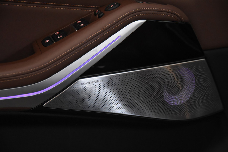 BMW X5 M50i *Panoramadak*Luchtvering*FULL-OPTIONS*